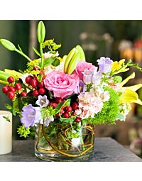 local garden-style flower cube in Metro Denver, designed with fresh seasonal blooms and Colorado-grown flowers whenever available.