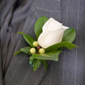 Single deluxe Boutonniere