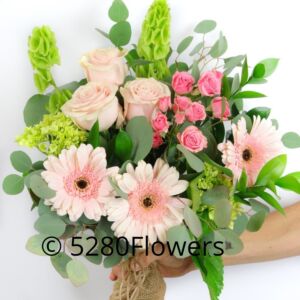 Hand tied Pinky bouquet